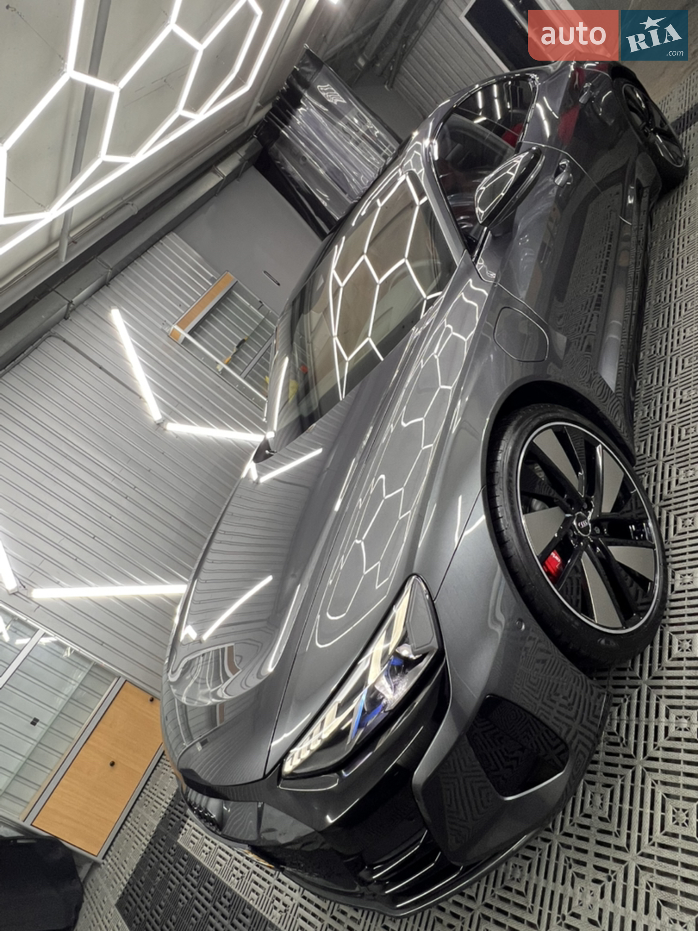 2021 Audi e-tron GT - мініатюра 10