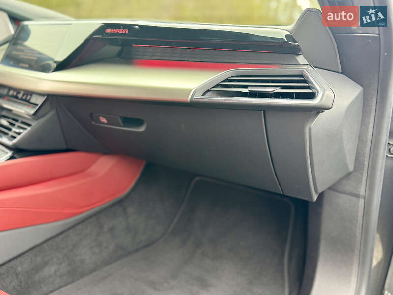 Лифтбек Audi e-tron GT 2022 в Киеве