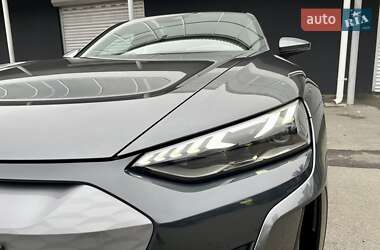 Лифтбек Audi e-tron GT 2021 в 