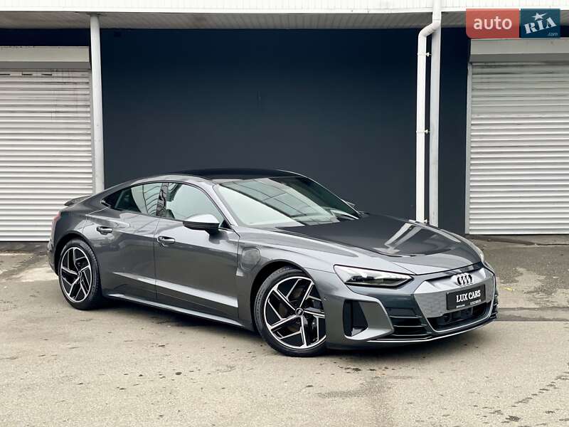 Лифтбек Audi e-tron GT 2021 в 