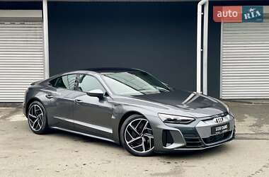 Лифтбек Audi e-tron GT 2021 в 