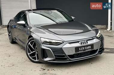 Лифтбек Audi e-tron GT 2021 в 