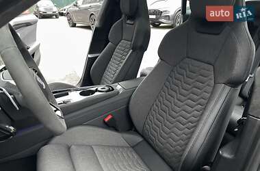 Лифтбек Audi e-tron GT 2021 в 