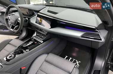 Лифтбек Audi e-tron GT 2021 в 