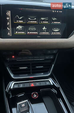 Лифтбек Audi e-tron GT 2022 в 