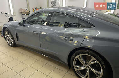 Лифтбек Audi e-tron GT 2022 в 