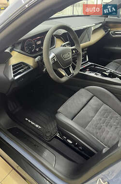 Лифтбек Audi e-tron GT 2022 в 