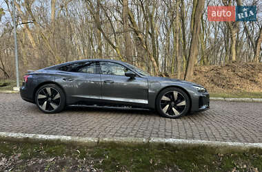 Лифтбек Audi e-tron GT 2021 в 