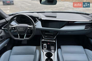 Лифтбек Audi e-tron GT 2021 в 