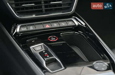 Лифтбек Audi e-tron GT 2021 в 