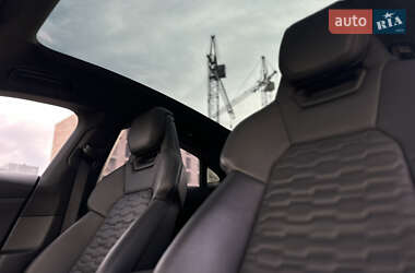 Лифтбек Audi e-tron GT 2021 в 