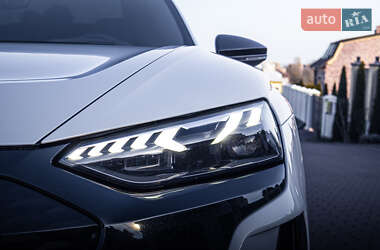 Лифтбек Audi e-tron GT 2021 в 