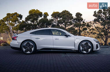Лифтбек Audi e-tron GT 2021 в 