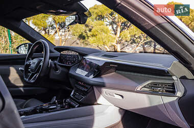 Лифтбек Audi e-tron GT 2021 в 
