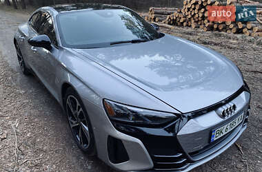 Ліфтбек Audi e-tron GT 2021 в 