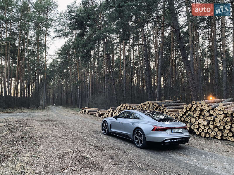 Лифтбек Audi e-tron GT 2021 в Нетешине