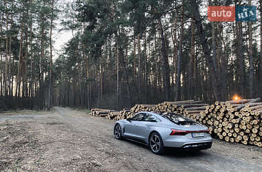 Ліфтбек Audi e-tron GT 2021 в 