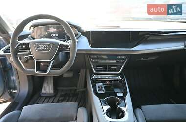 Лифтбек Audi e-tron GT 2022 в 