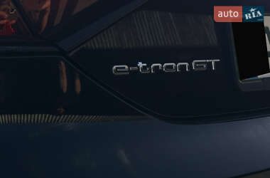Лифтбек Audi e-tron GT 2021 в 