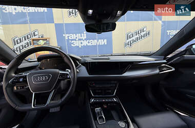 Лифтбек Audi e-tron GT 2021 в 