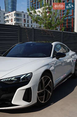 Лифтбек Audi e-tron GT 2022 в 