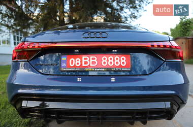 Лифтбек Audi e-tron GT 2022 в 