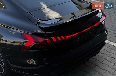 Лифтбек Audi e-tron GT 2022 в 