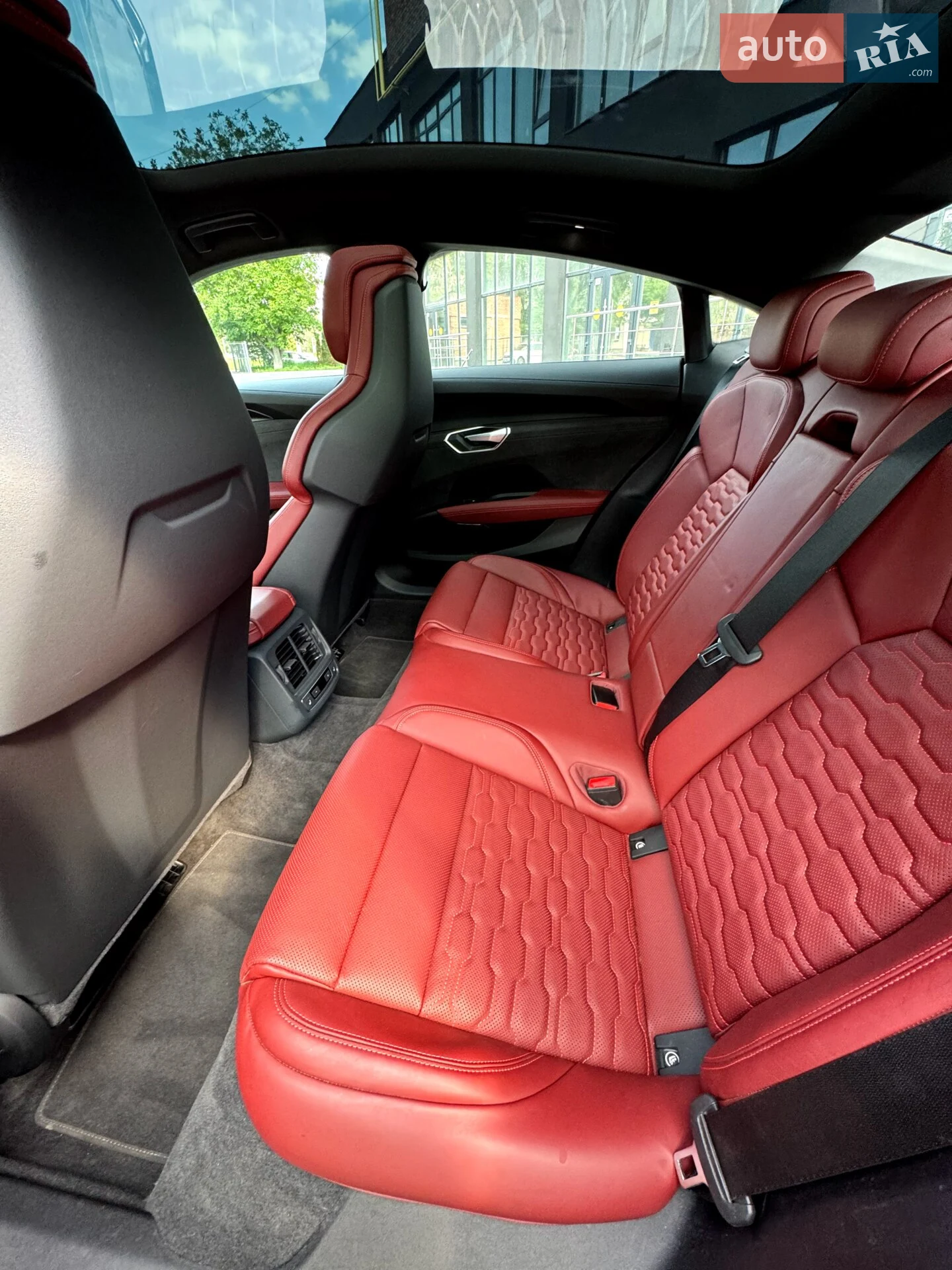 2022 Audi e-tron GT - мініатюра 19