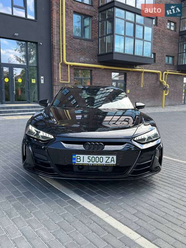 Лифтбек Audi e-tron GT 2022 в 