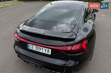Лифтбек Audi e-tron GT 2023 в 