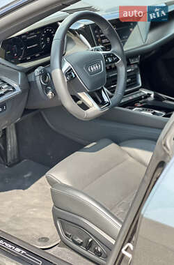 Лифтбек Audi e-tron GT 2021 в 