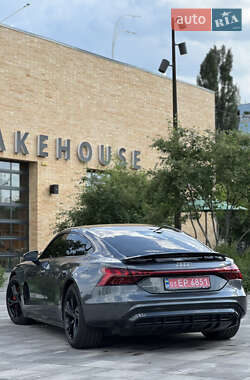 Лифтбек Audi e-tron GT 2022 в 