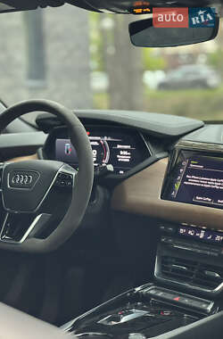 Лифтбек Audi e-tron GT 2022 в 