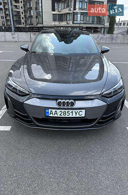 Лифтбек Audi e-tron GT 2021 в 