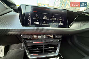 Лифтбек Audi e-tron GT 2021 в 
