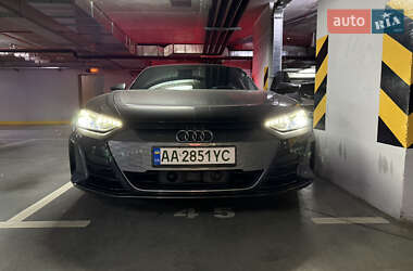 Лифтбек Audi e-tron GT 2021 в 