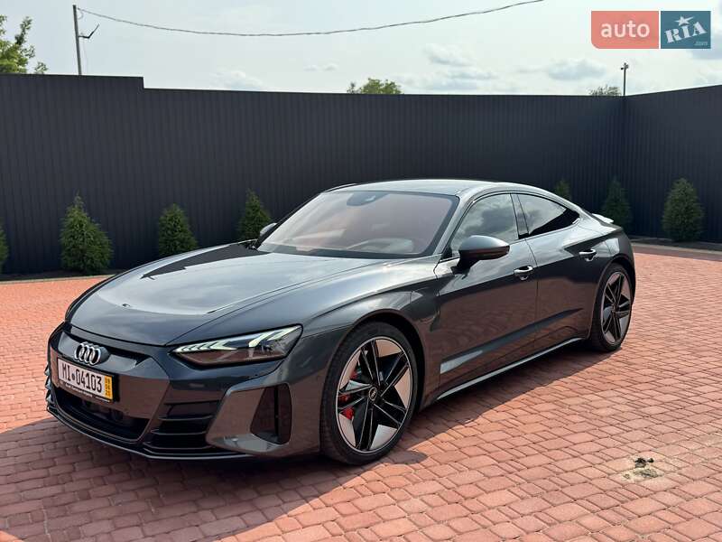 Лифтбек Audi e-tron GT 2022 в 