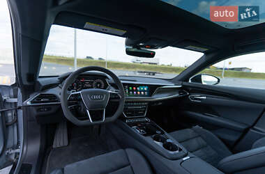 Лифтбек Audi e-tron GT 2021 в 