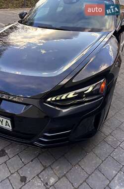 Лифтбек Audi e-tron GT 2022 в 