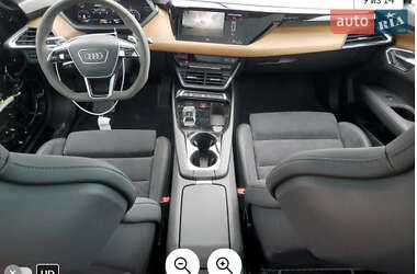 Лифтбек Audi e-tron GT 2022 в 