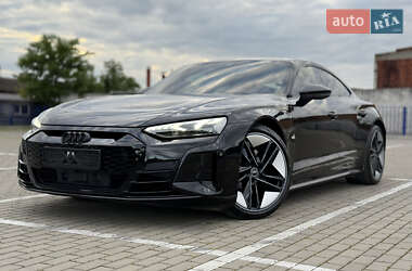 Лифтбек Audi e-tron GT 2021 в 