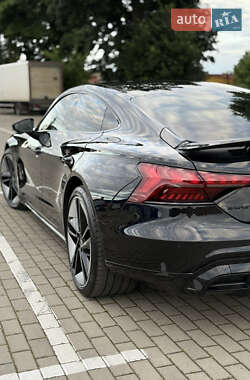 Лифтбек Audi e-tron GT 2021 в 