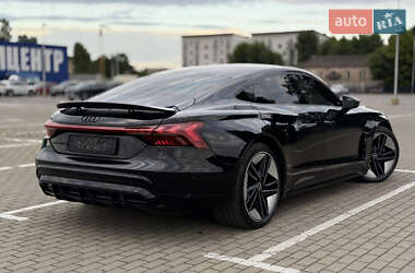 Лифтбек Audi e-tron GT 2021 в 
