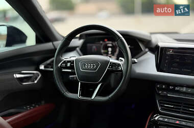 Лифтбек Audi e-tron GT 2021 в 