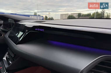 Лифтбек Audi e-tron GT 2021 в 