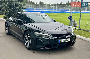 Лифтбек Audi e-tron GT 2024 в 
