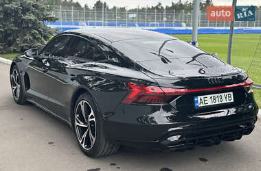 Лифтбек Audi e-tron GT 2024 в 