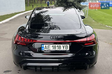 Лифтбек Audi e-tron GT 2024 в 