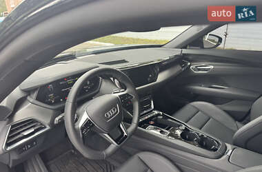 Лифтбек Audi e-tron GT 2024 в 
