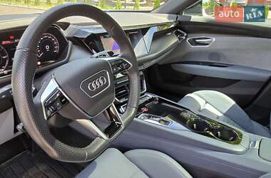 Лифтбек Audi e-tron GT 2021 в 